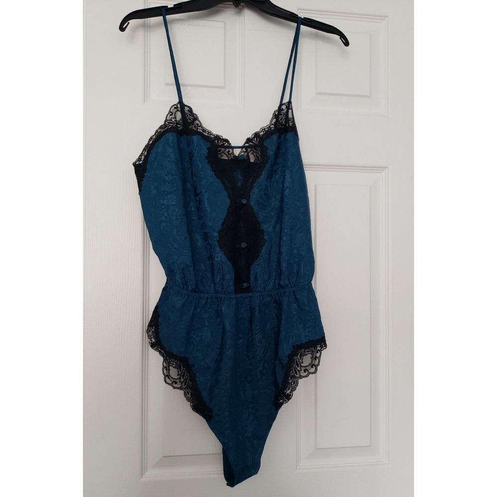 Delicates Womans Lingerie One Piece‎ Size Medium